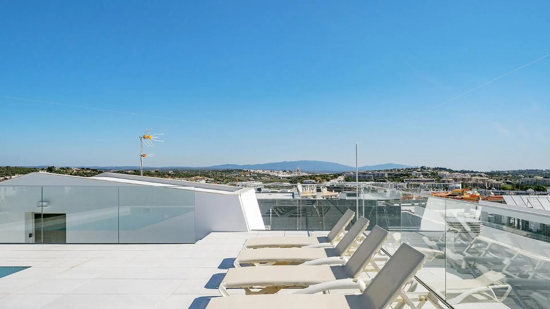 Elegant Apartment In Lagos By Ideal Homes Portugal