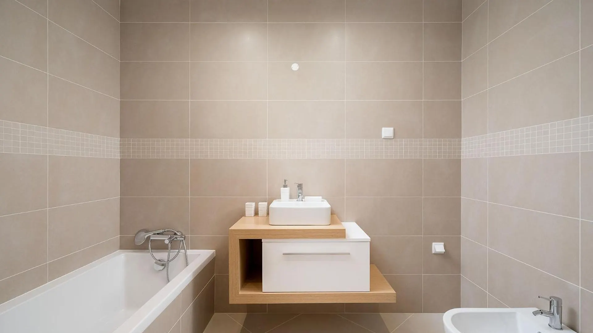 Elegant Apartment In Lagos By Ideal Homes Portugal